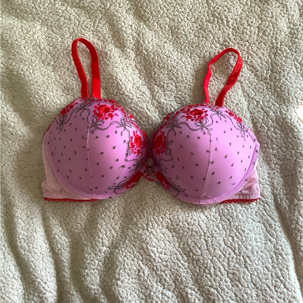 New Victorias Secret Bra